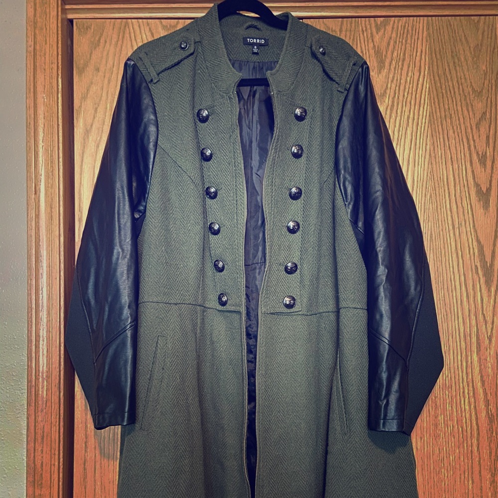 Torrid sz 6 dress coat